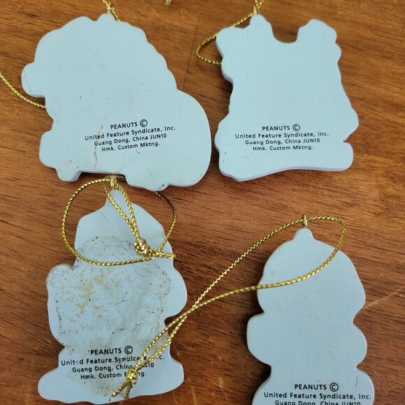 Peanuts Hallmark 2011 Christmas Ornaments Set x4 United Feature Syndicate Inc T7 - Picture 7 of 9